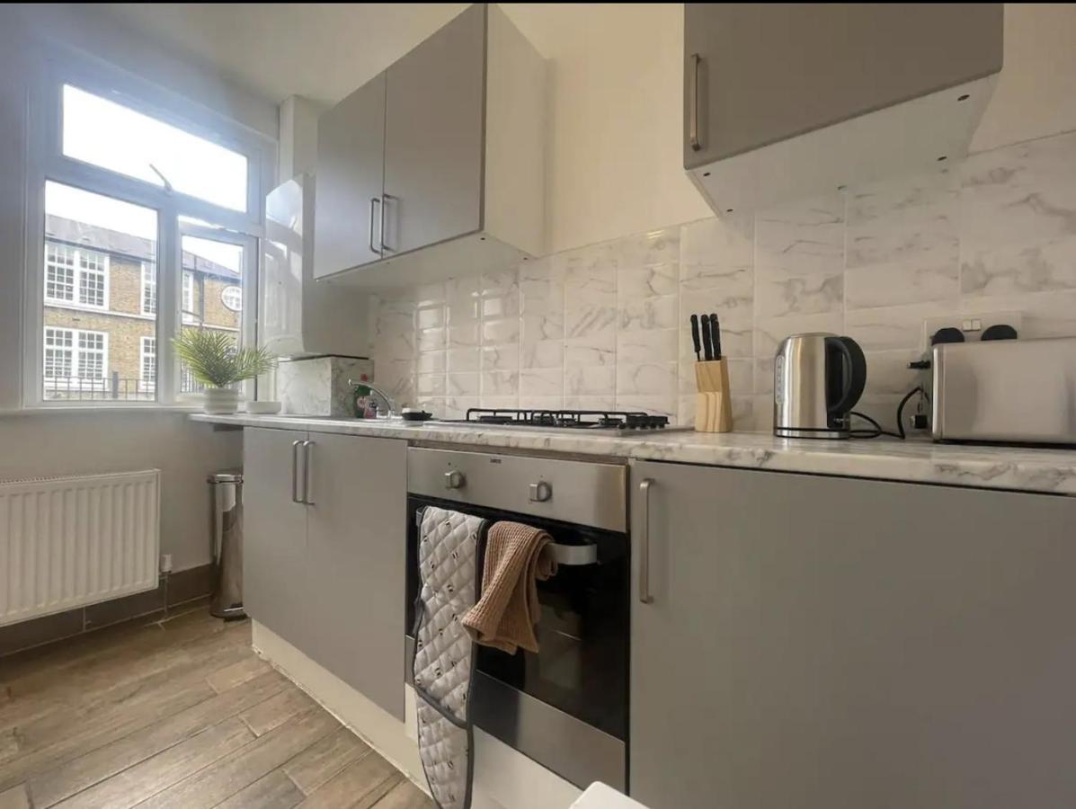 Charming 2 Bed Flat On Tower Bridge Lägenhet London Exteriör bild