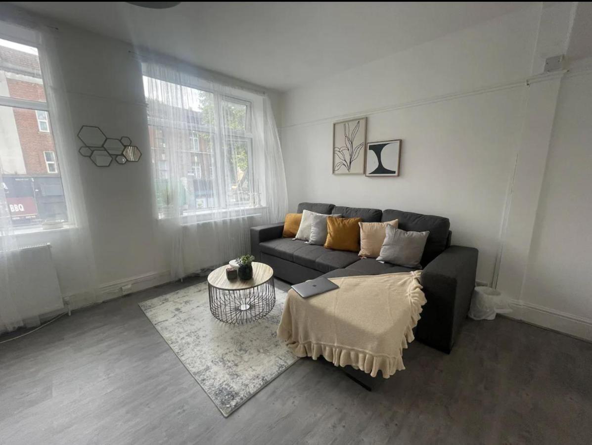 Charming 2 Bed Flat On Tower Bridge Lägenhet London Exteriör bild