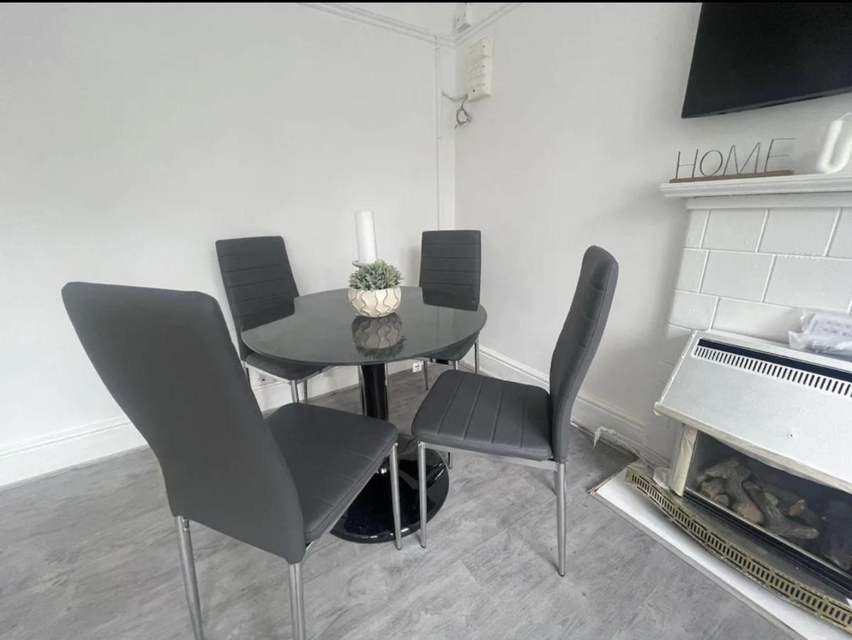Charming 2 Bed Flat On Tower Bridge Lägenhet London Exteriör bild