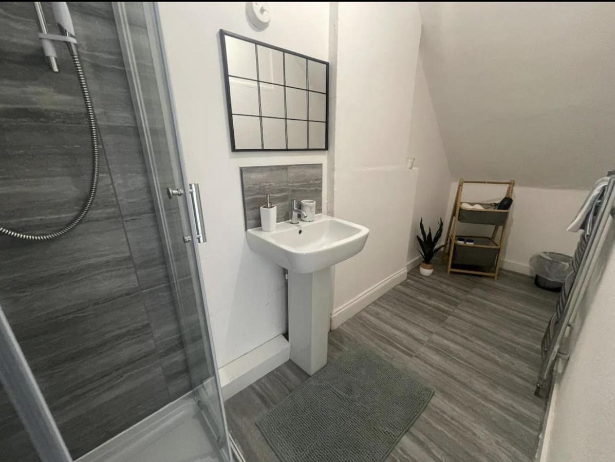 Charming 2 Bed Flat On Tower Bridge Lägenhet London Exteriör bild